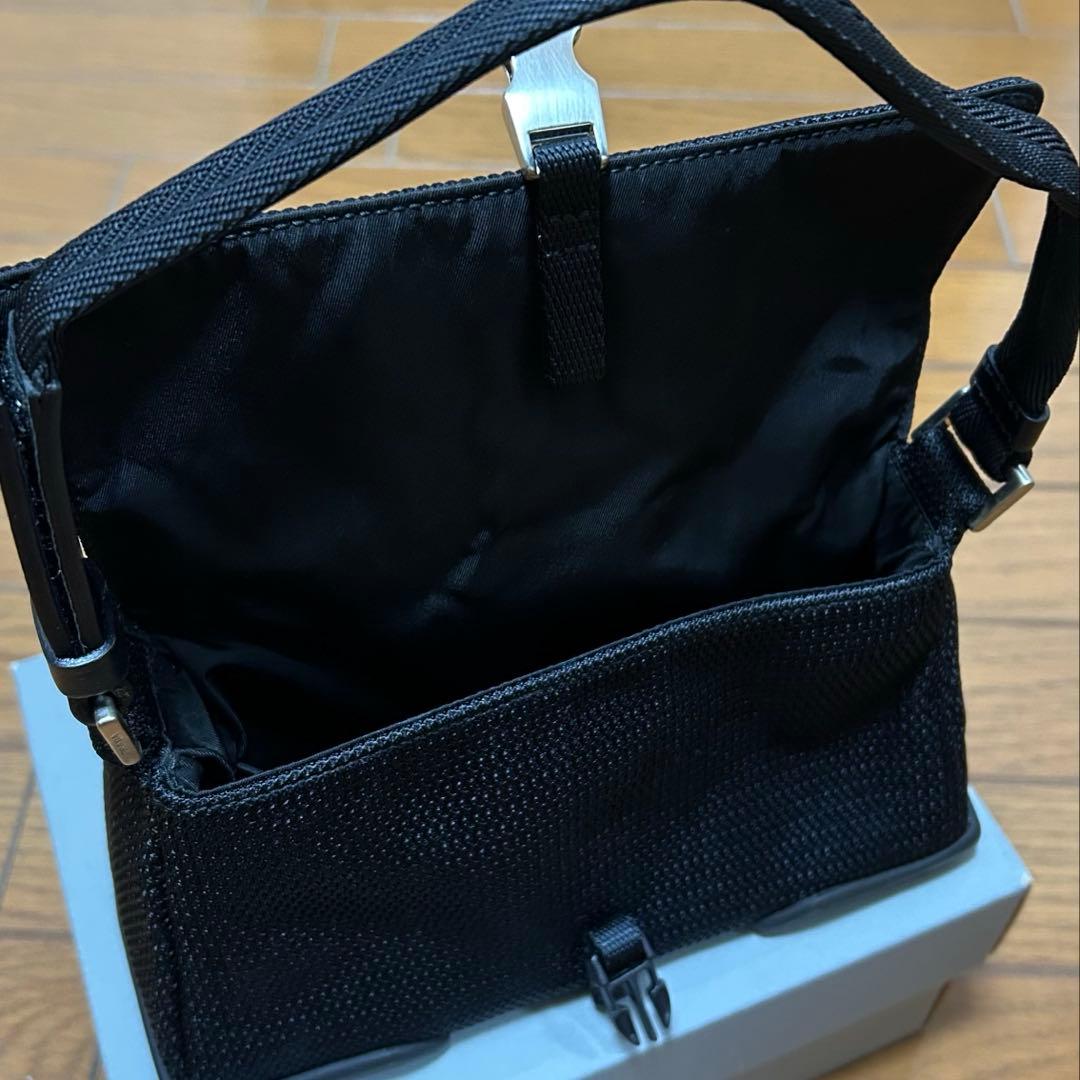 【新品】プラダミニバッグ黒