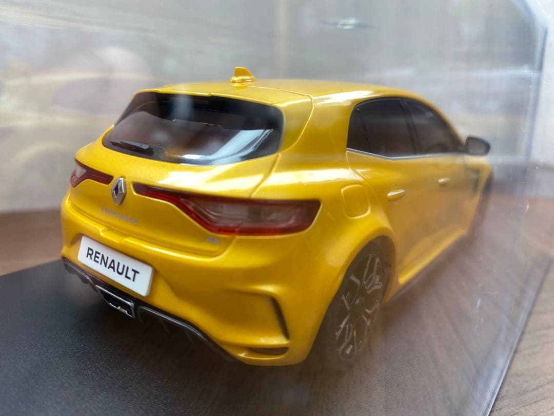 ミニッツ ASC RENAULT MEGANE R.S.