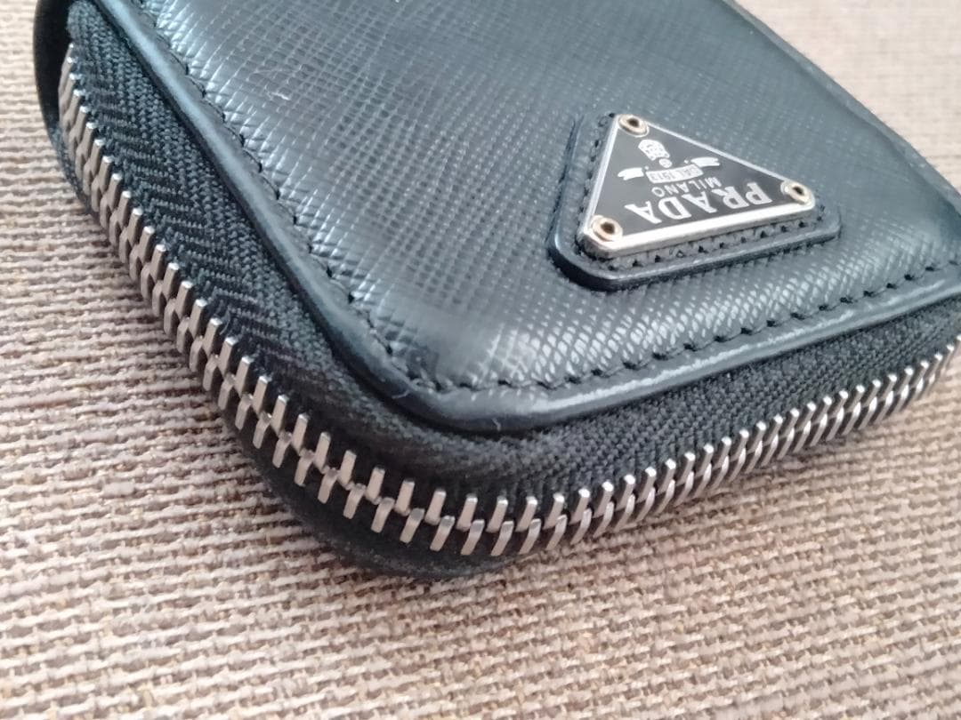 PRADA プラダ　ケース　小物ケース　ポーチ　イヤホンケース