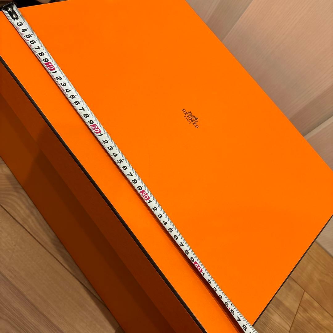 エルメス特大空箱二つ