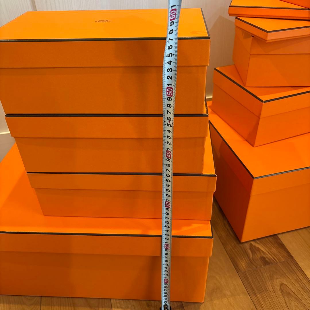 エルメス特大空箱二つ