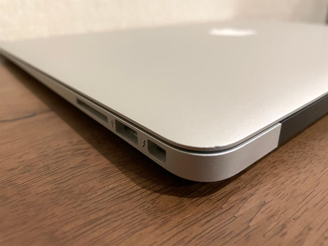 MacBook Air 13\"　2017　i5　8GB　251GB　まずまず美品