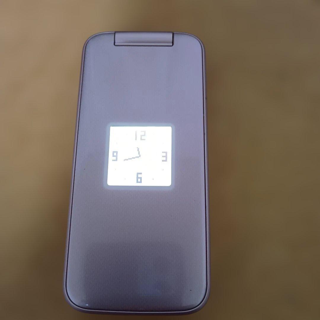 ドコモ　ラクラクフォンF-01Mピンク 折りたたみ式携帯電話 本体 充電器付き