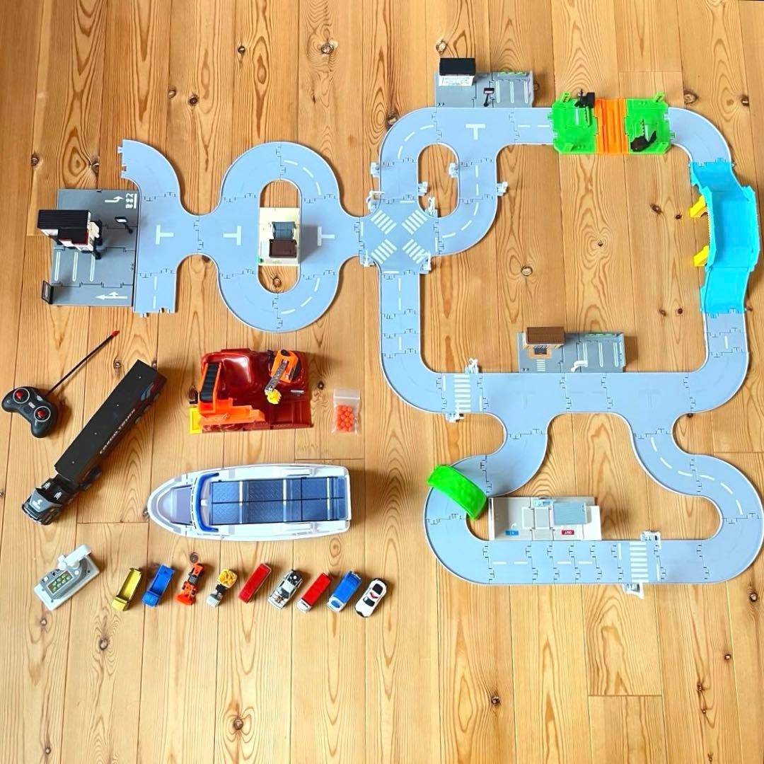 トミカ　トミカタウン　道路セット　ラジコン　フェリー　建設現場　信号機　トラック