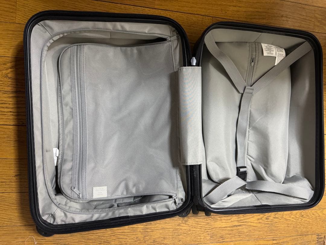 無印良品 スーツケース ネイビー 20リットル　G9AA061