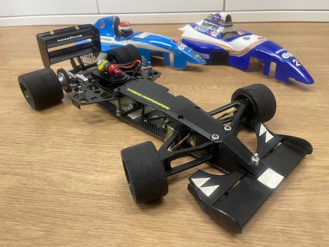 京商F1 電動ラジコンカー 1/10 ボディー2台付き