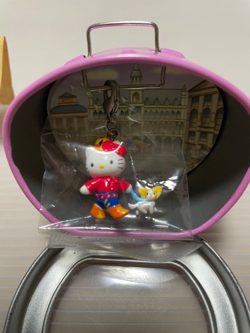 【年末3日間限定価格】新品 ハローキティ 世界 子犬のお散歩