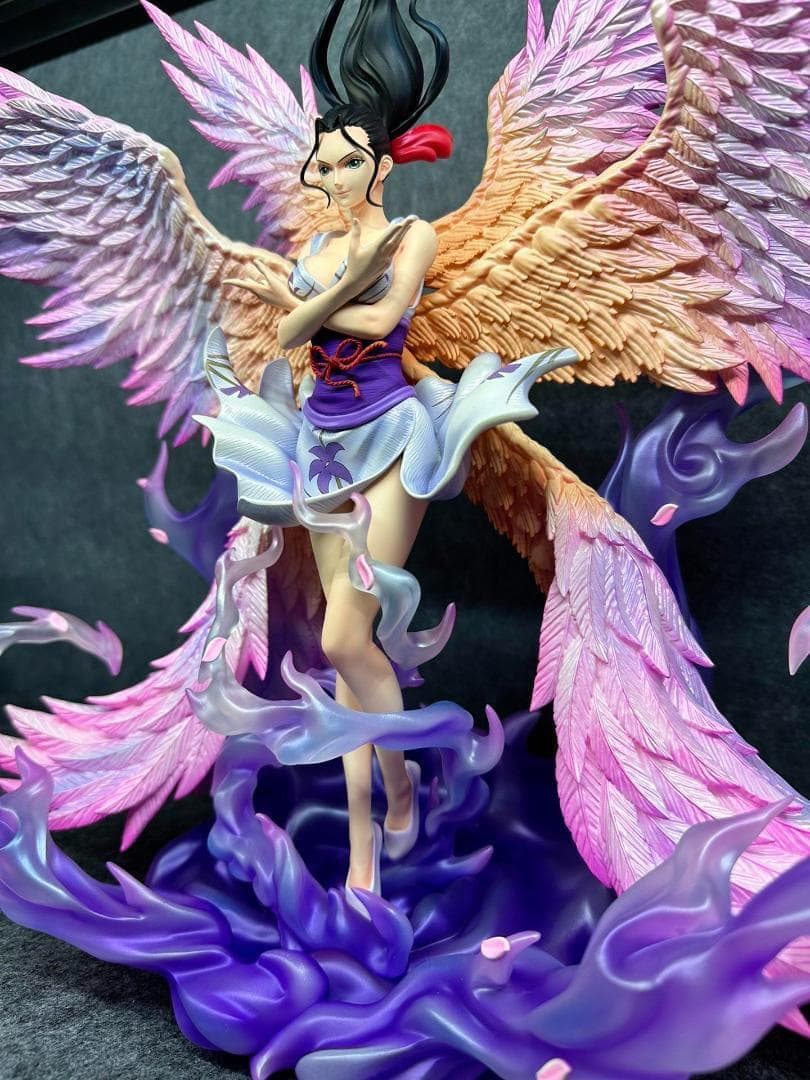 ワンピース ニコ・ロビン ガレキフィギュア 塗装済み完成品 記載の方ご覧下さい。