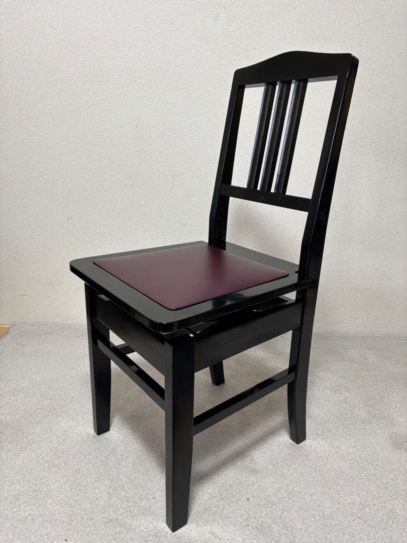 トムソンピアノ椅子