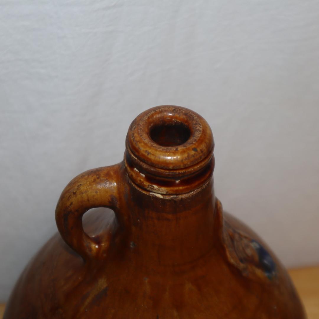 ジャワ島沖、海上がりの瀬戸の髭徳利