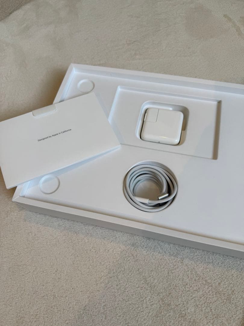 Apple MacBook シルバー 本体 充電器付き