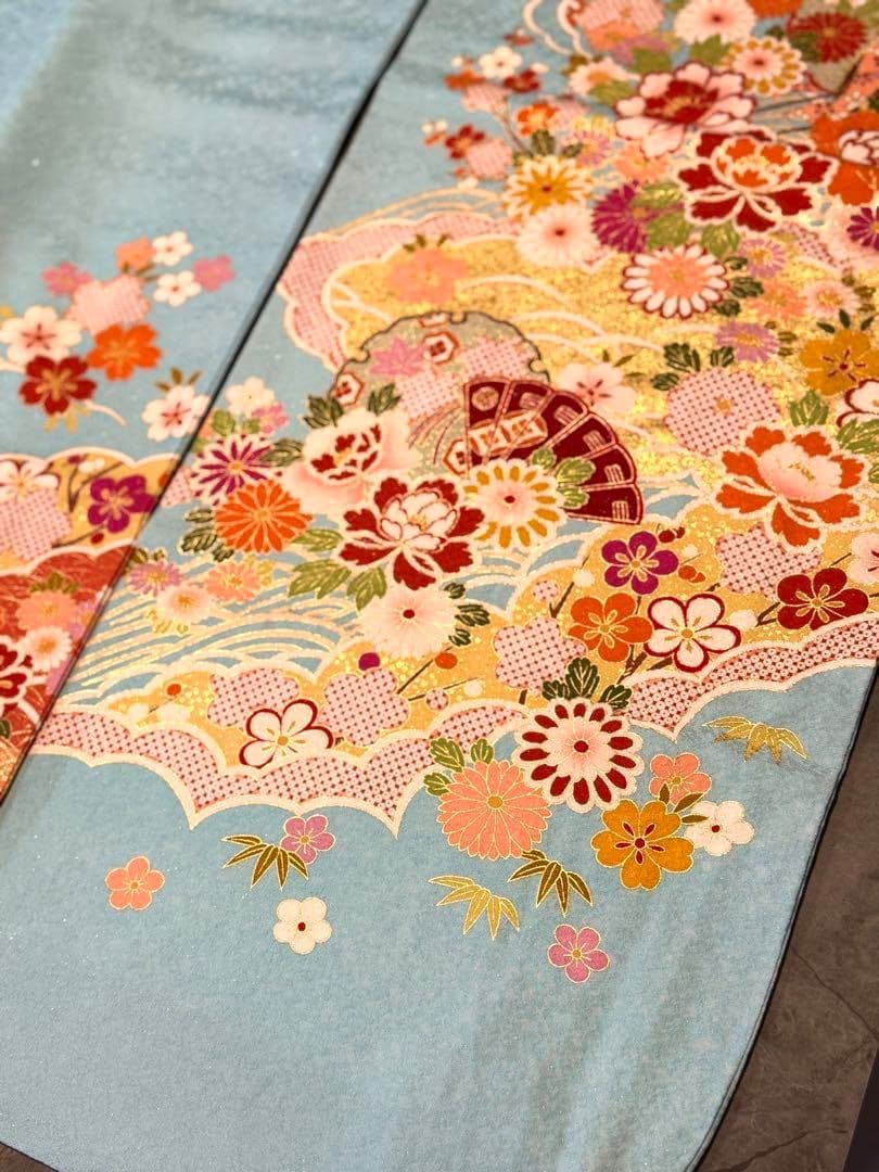 正絹　金駒刺繍銀通し貝桶に御所車模様振袖　水色　古典柄正統派がお好みの方に