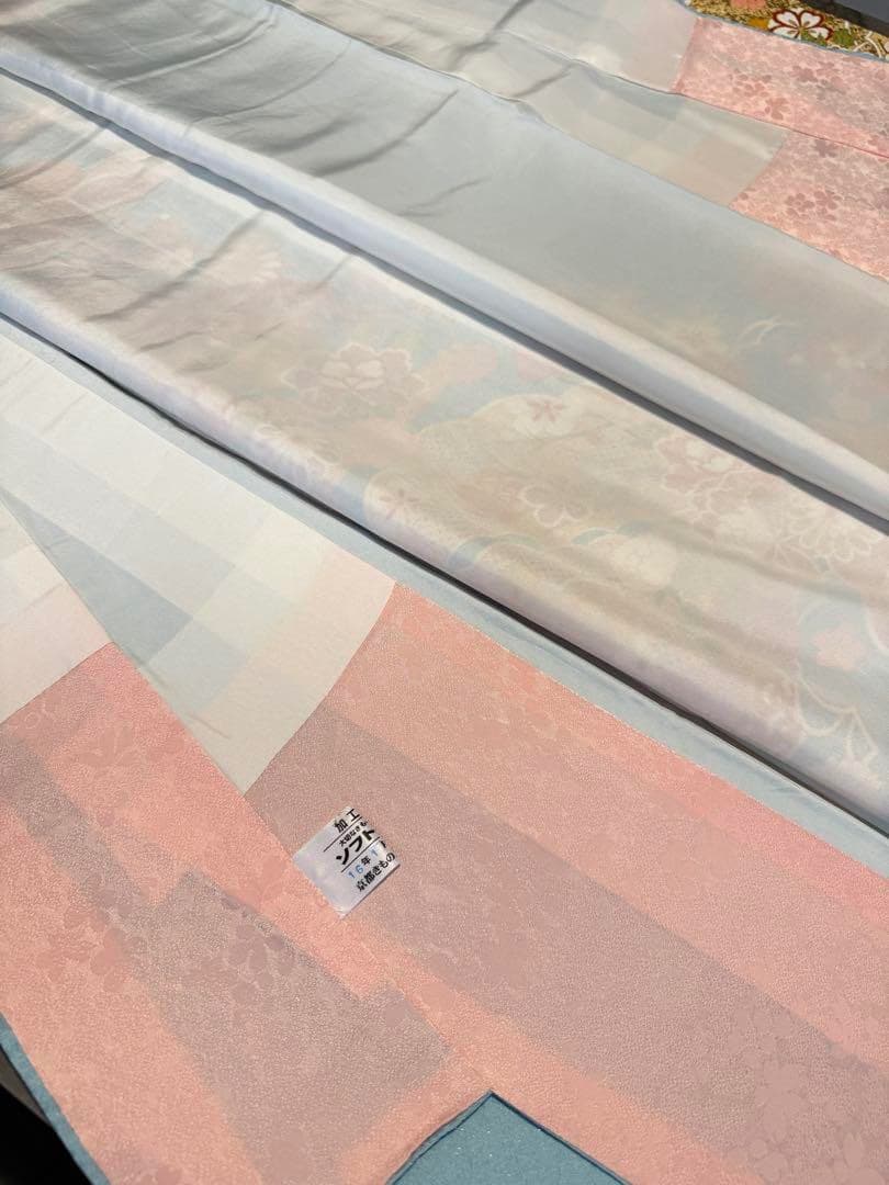 正絹　金駒刺繍銀通し貝桶に御所車模様振袖　水色　古典柄正統派がお好みの方に