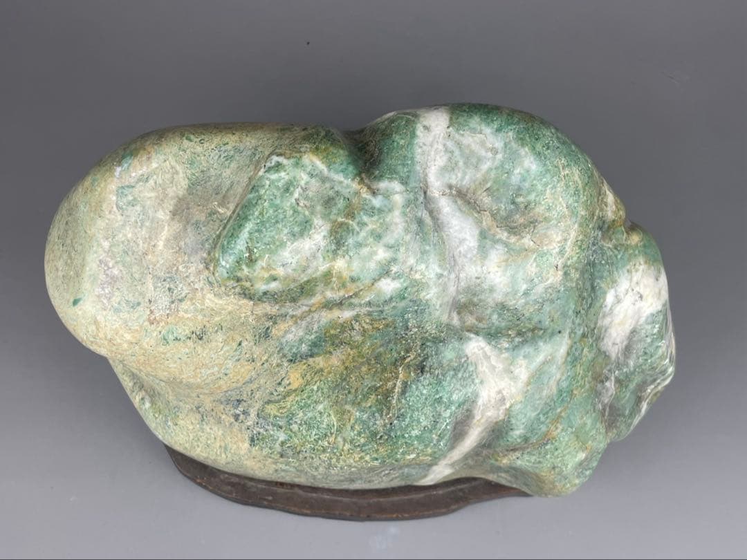 超希少 大型 ヒスイ原石 翡翠 木製台座付 鑑賞石 原石 天然石 鉱石 置物