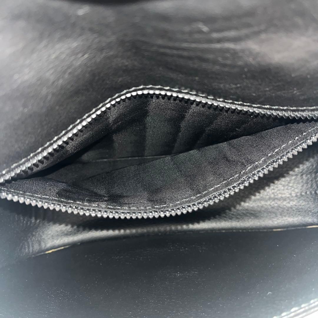 セリーヌ　ショルダーバッグ　ガンチーニ　レザー　ブラック　斜め掛け　イタリア製