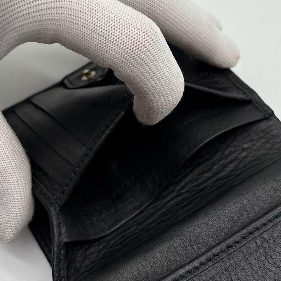【美品】ヴィヴィアンウエストウッド レザー 二つ折り財布 オーブ 型押し ロゴ