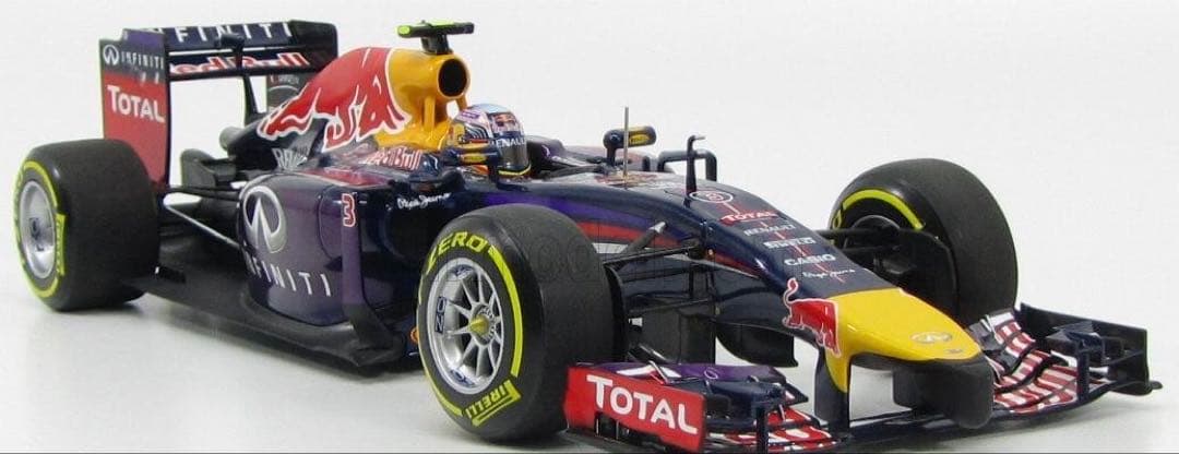 1/18 INFINITI REDBULL RACING RB10 S.ベッテル