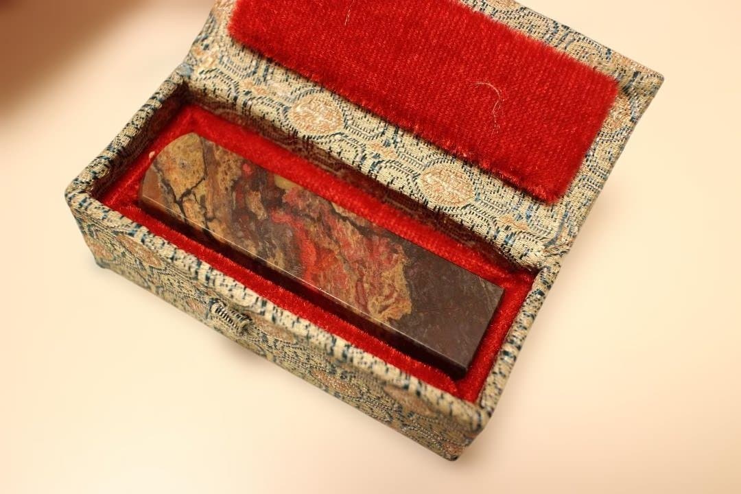 石製長方形オブジェ 鶏血石　方印材 　印章