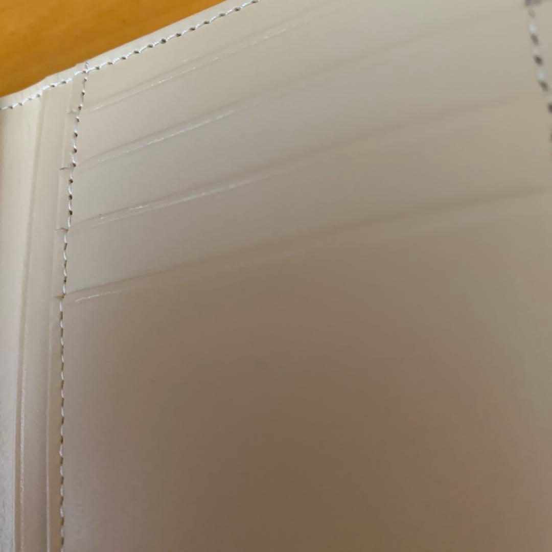 キタムラ二つ折り財布