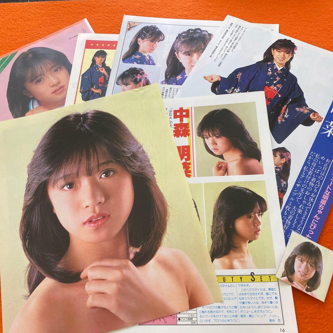 激レア　中森明菜　親衛隊ワッペン　ステッカー　生写真　ポストカード　切り抜き　他