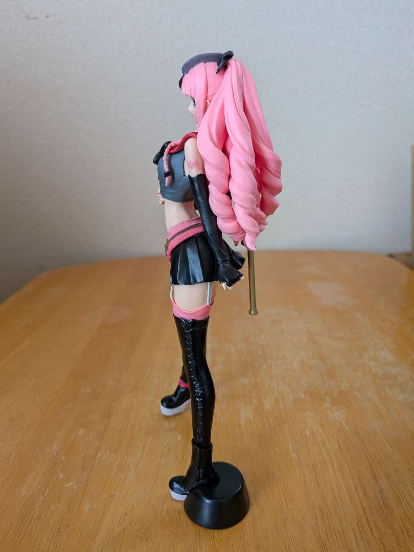 ワンピース　フラッグダイヤモンドシップ　　ペローナ・ビビ　フィギュア