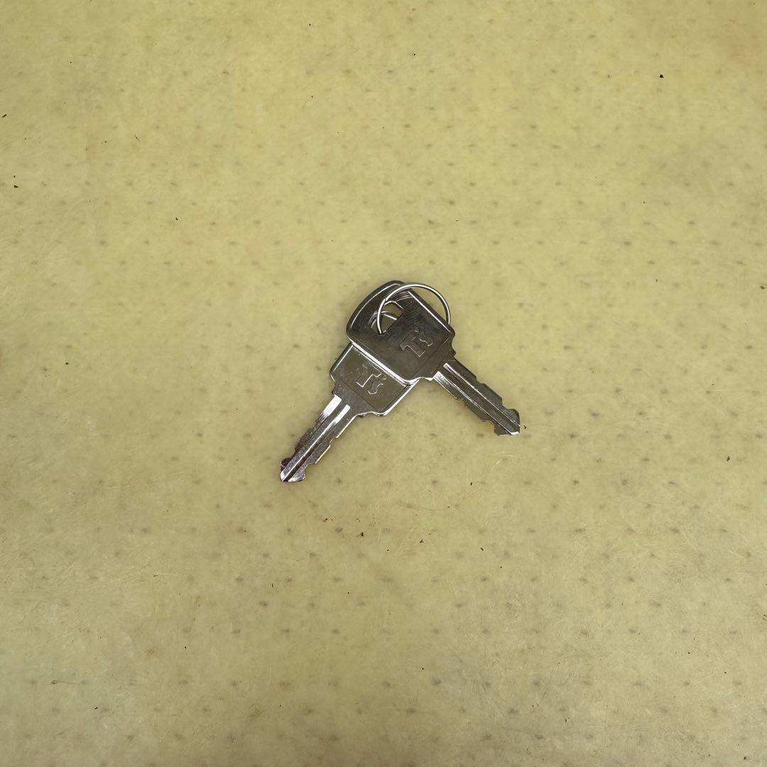 T's products MB30 200Lボックス　赤　中古