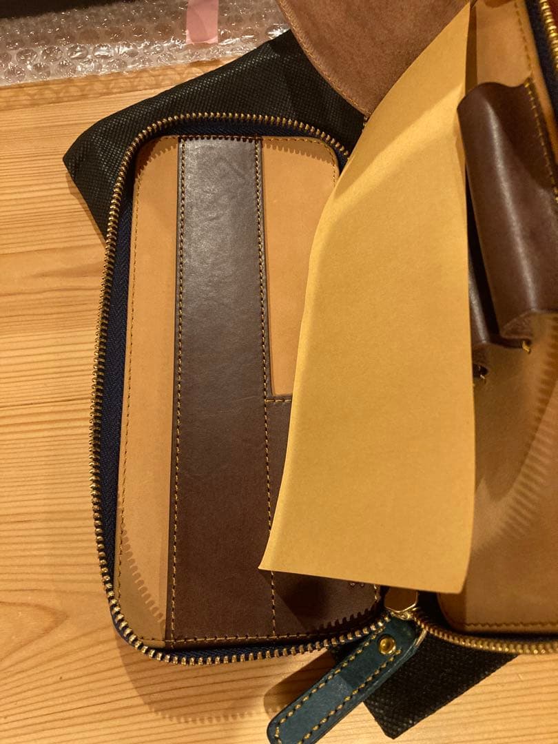 バハギア　ペンケース　ラウンドジップ型　プエブロ　オルテンシア