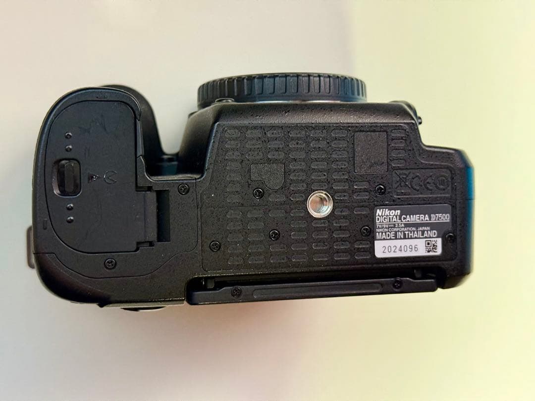 Nikon D7500 デジタル一眼レフカメラ & 単焦点・ズームレンズ