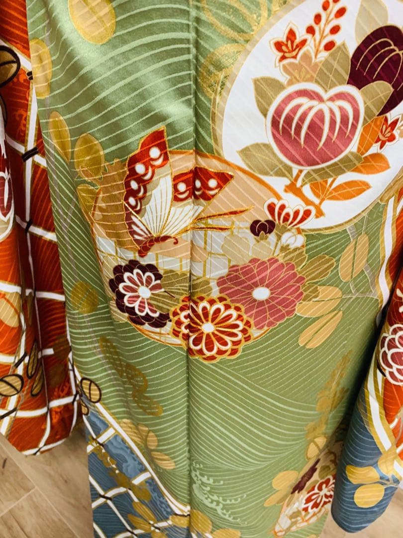 振袖フルセット駒刺繍　花蝶丸文　金彩　正絹