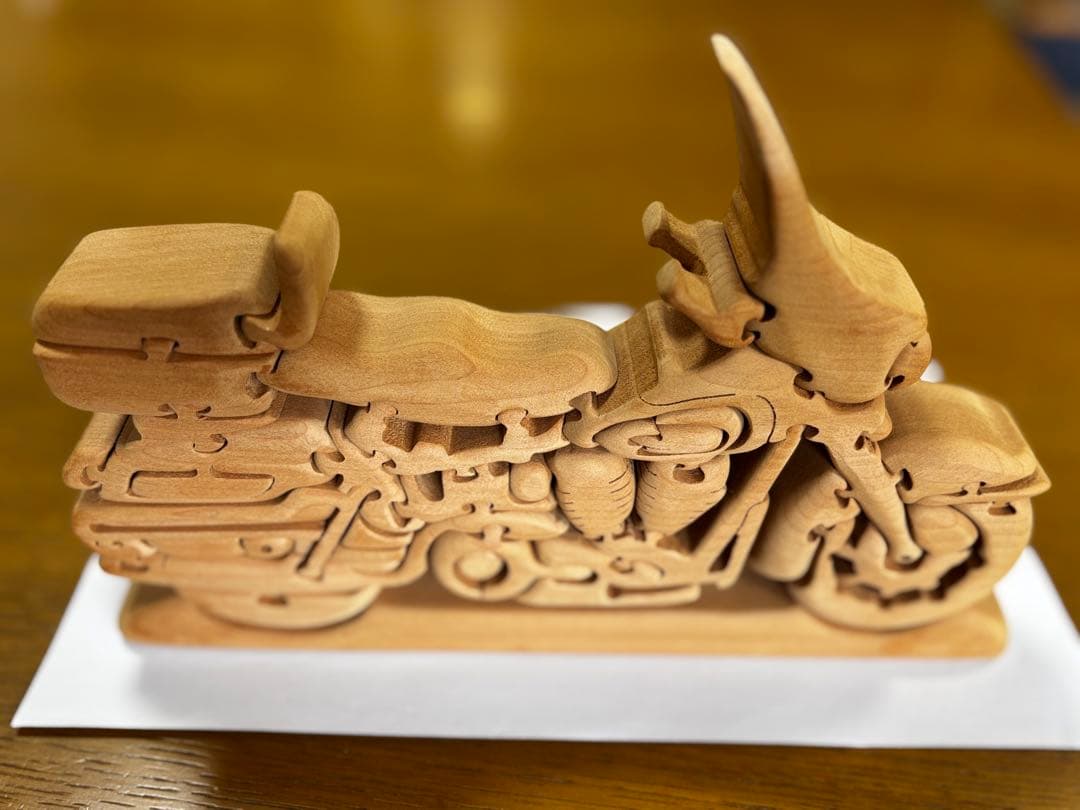 HARLEY DAVIDSON TOURING 木製オートバイパズル 工芸品