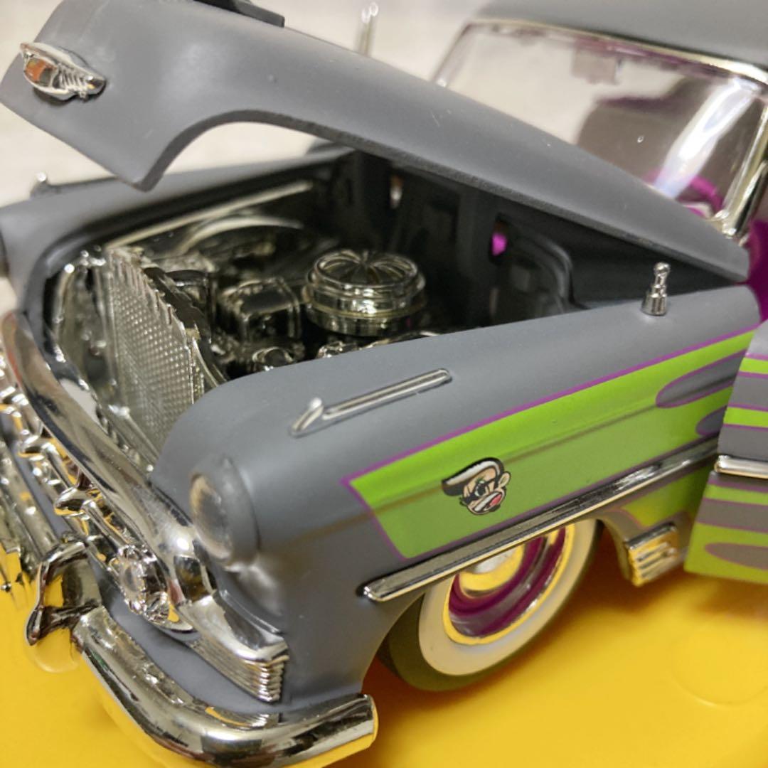 ダイキャスト　Von Dutch  ‘53ベルエア　‘51マーキュリー　洋書レア