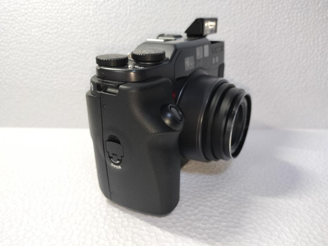 フィルムカメラ FUJIFILM GA645Zi Professional (CT 003)