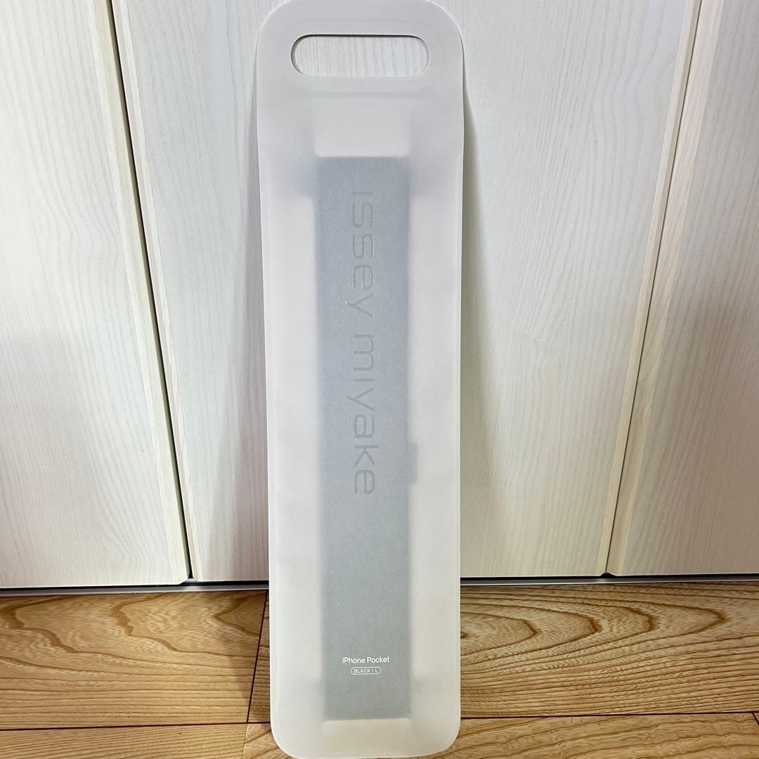 Apple iPhone Pocket ISSEY MIYAKE ロング 黒