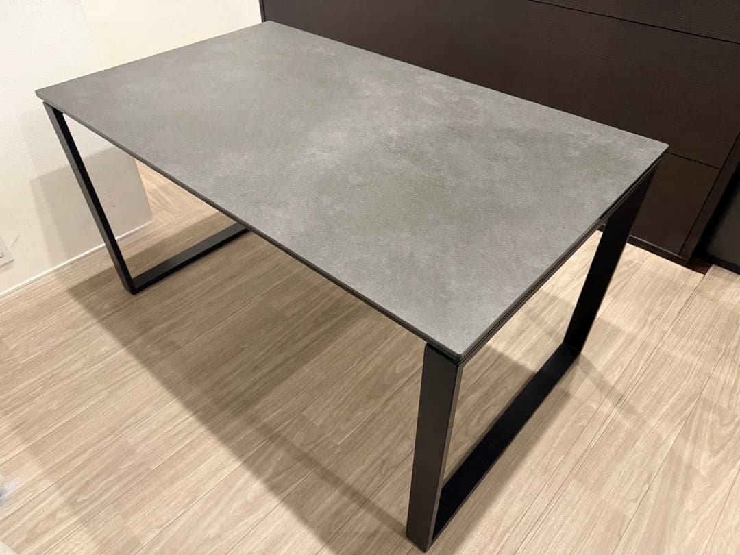 ニトリ セラミックダイニングテーブル グレー　135