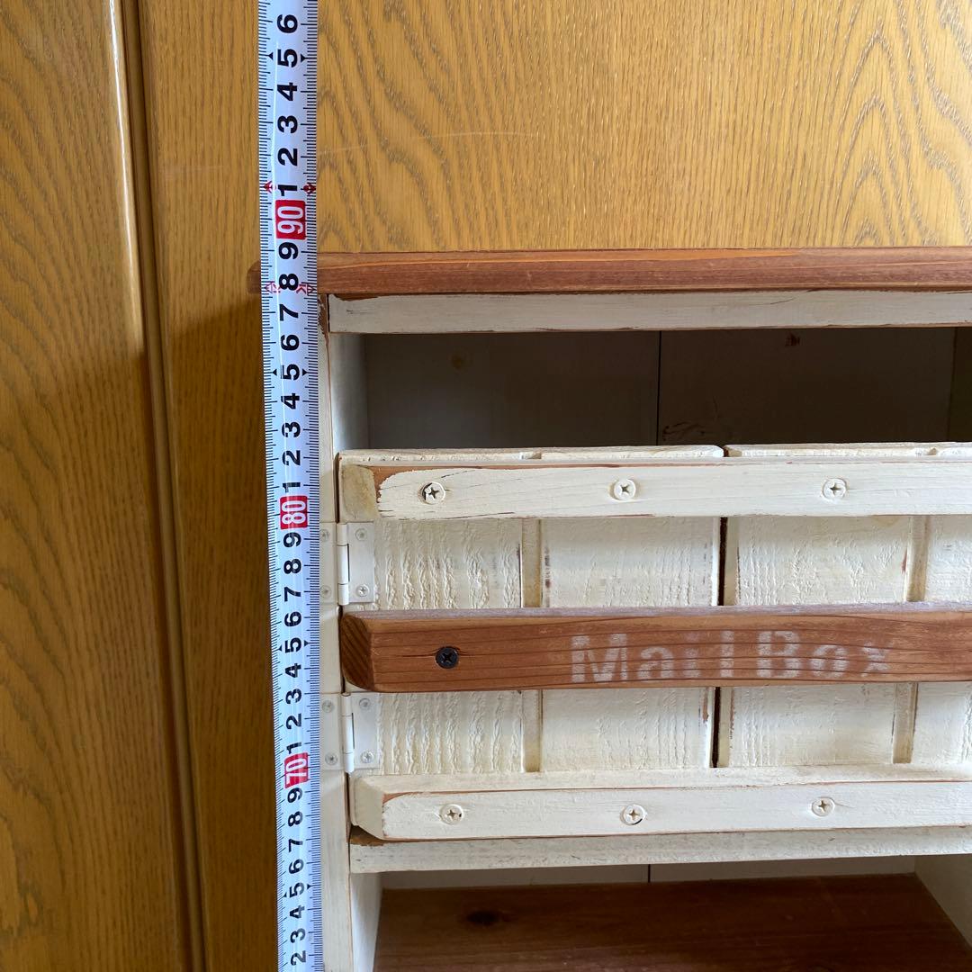 ②アンティーク棚　子供部屋