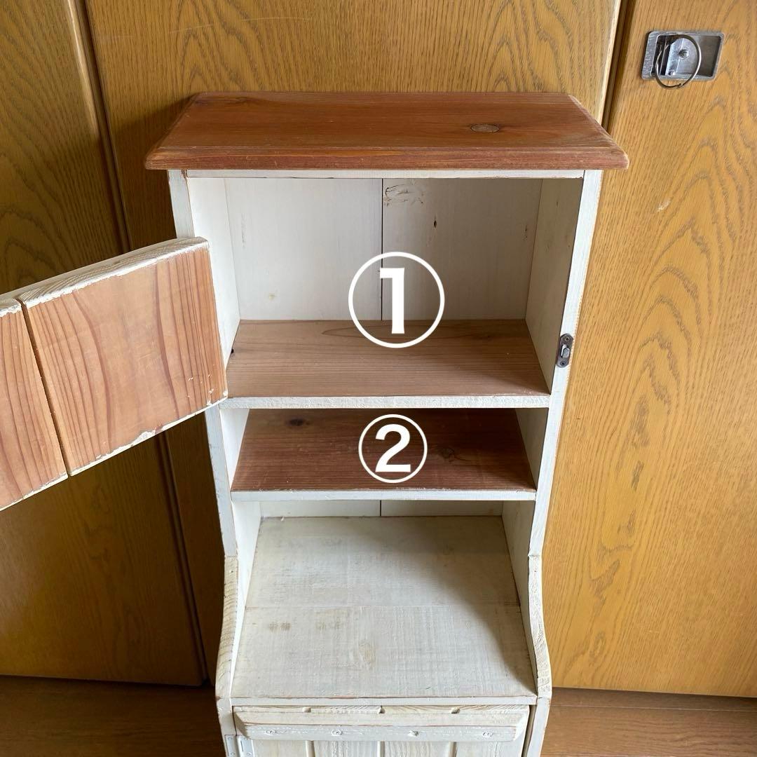 ②アンティーク棚　子供部屋