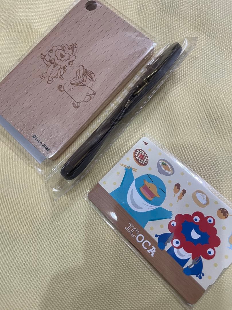 万博ICOCA＆木製パスケースセット　ミャクミャク　イコちゃん