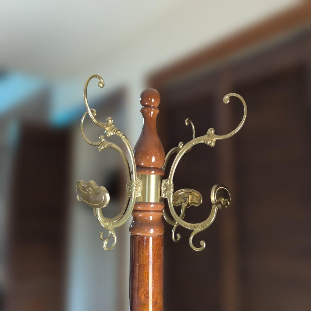 クラシック木製コートハンガー