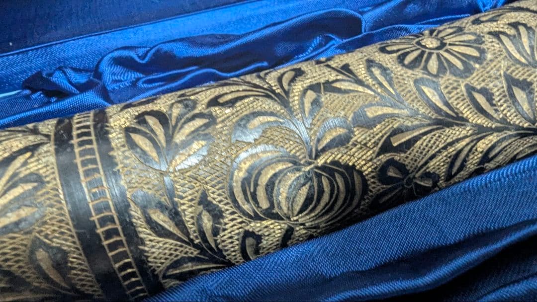 ムガール彫刻　インド　花瓶　骨董　彫金　ヒンディー　フラワーベース　手彫り