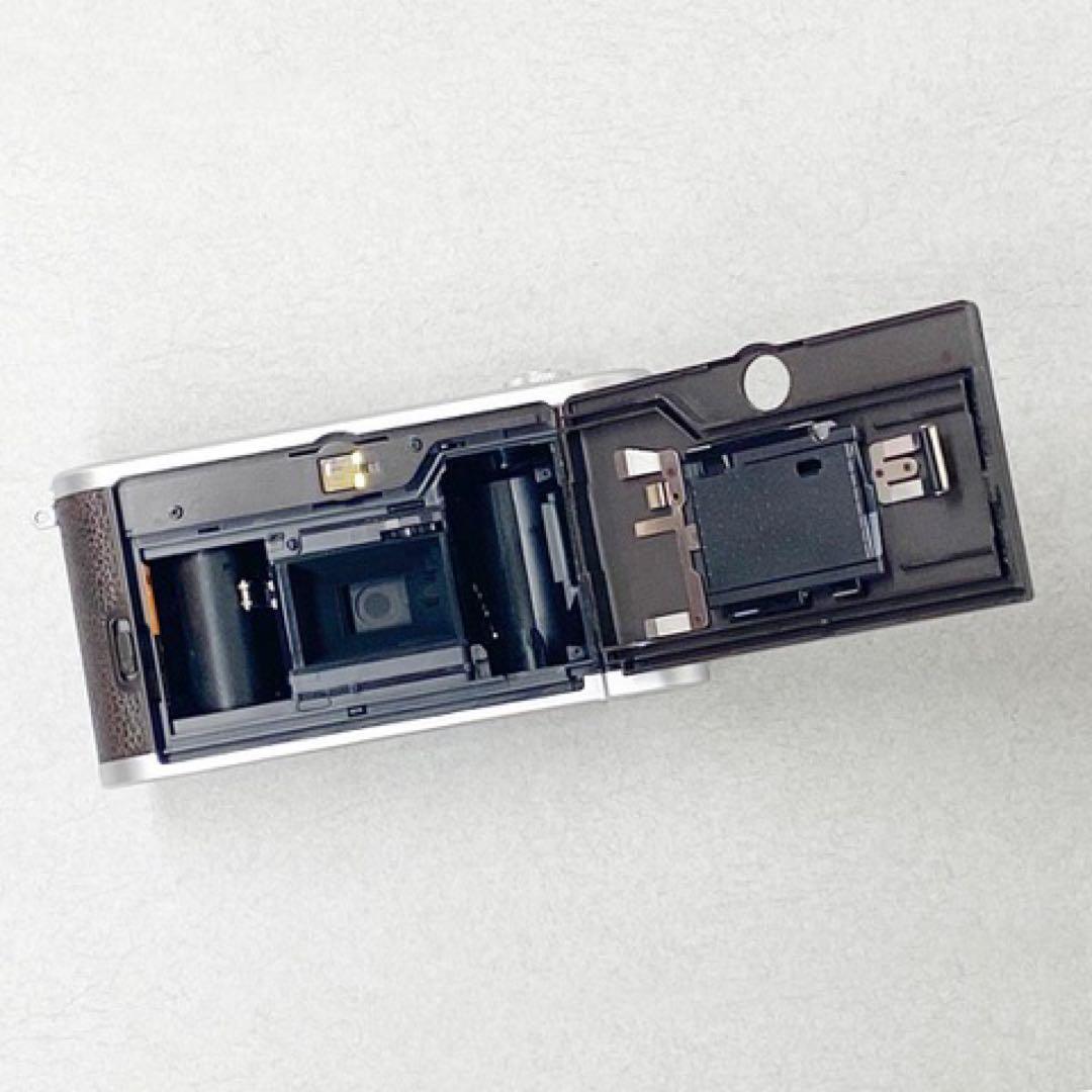 昭和、大正のレトロデザインのミノルタ35mm F3.5 コンパクトフィルムカメラ