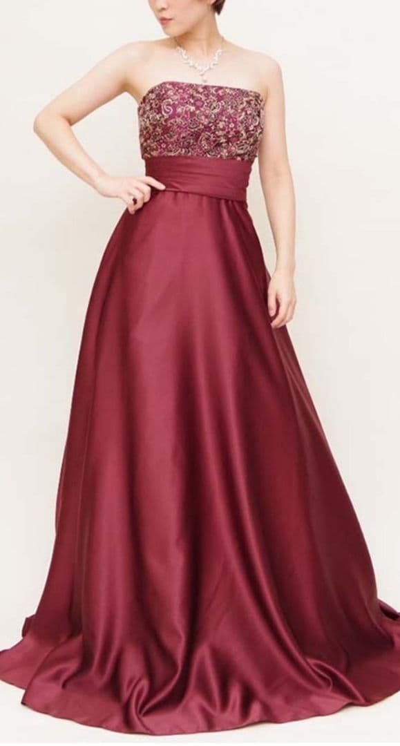 バーガンディ刺繍ロングドレス　フリーサイズ