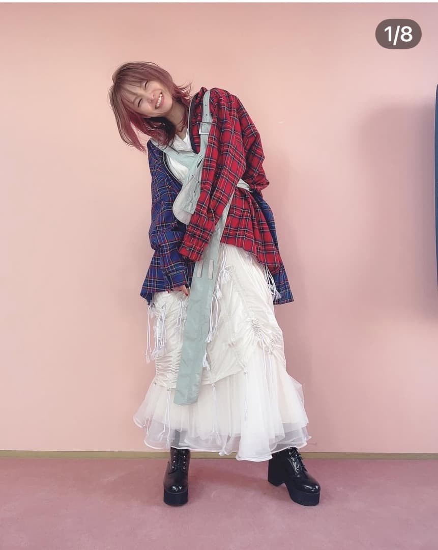 LiSA着用　ROY reflect overjoy 赤青バックジップシャツ