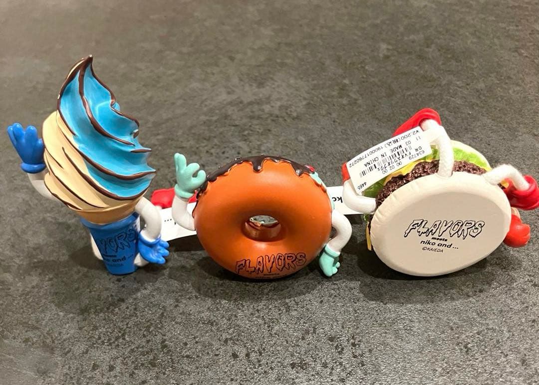 FLAVORS フレーバーズ niko and コラボ お座り オブジェ 3体