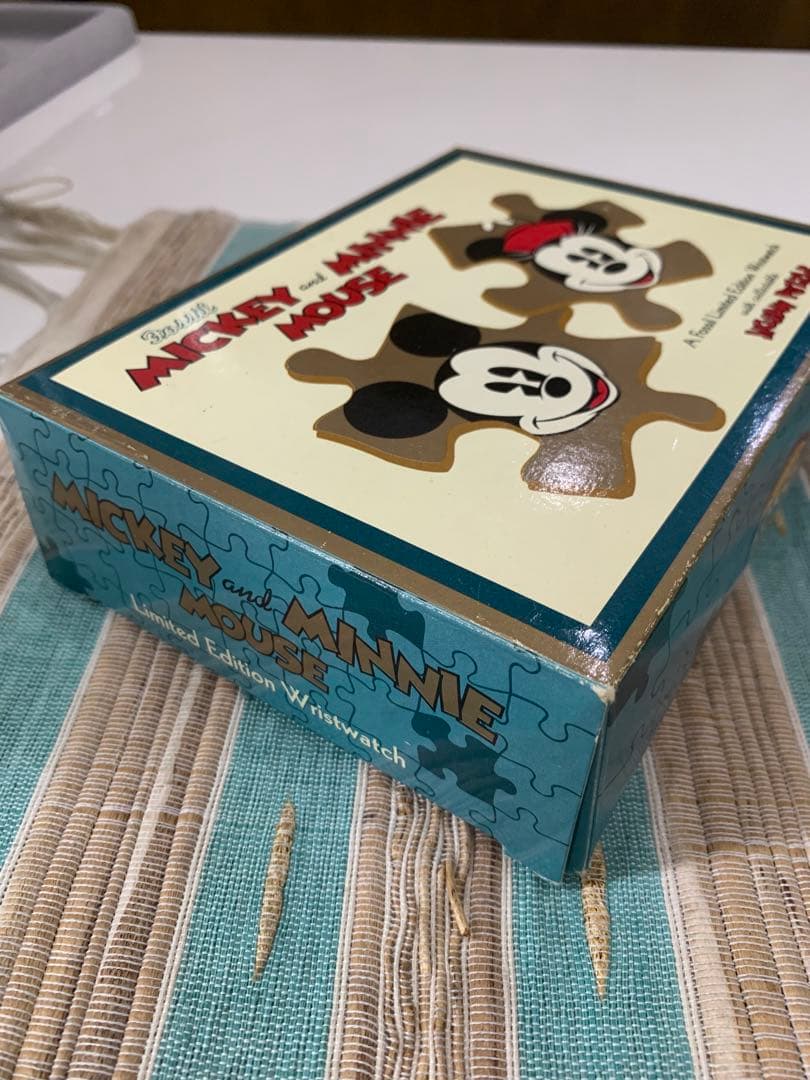 [新品] 限定品　Disney ミッキー&ミニーマウス　FOSSIL 腕時計