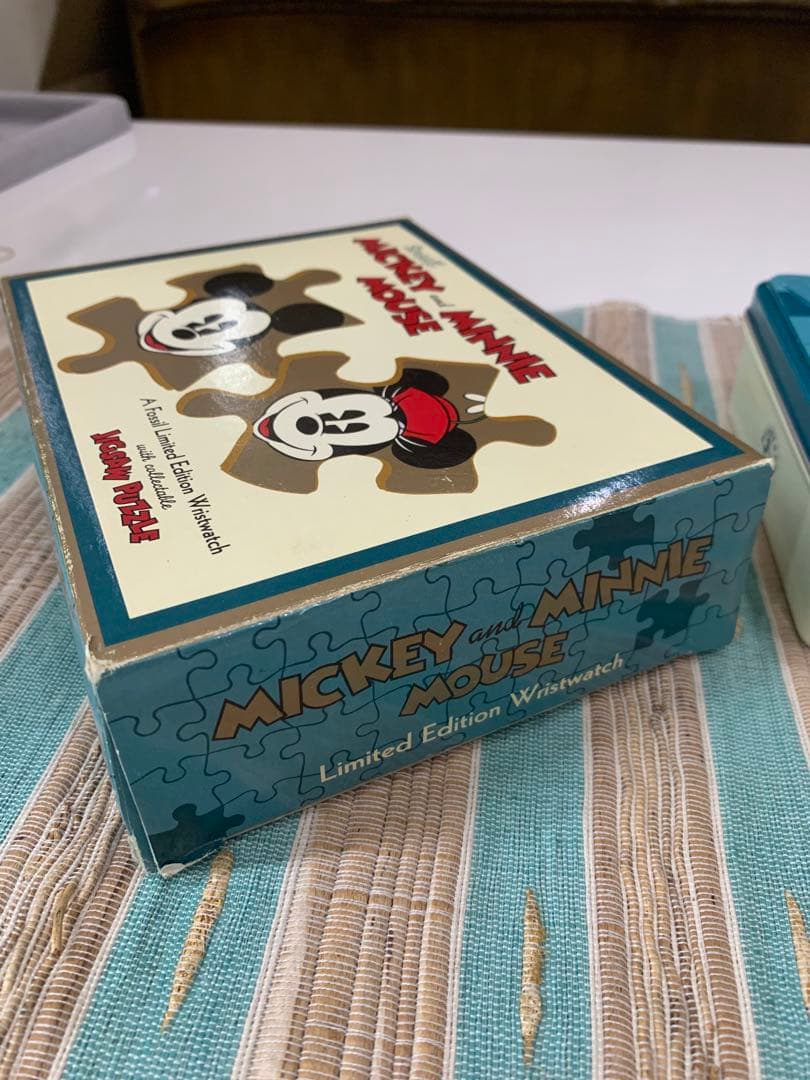 [新品] 限定品　Disney ミッキー&ミニーマウス　FOSSIL 腕時計