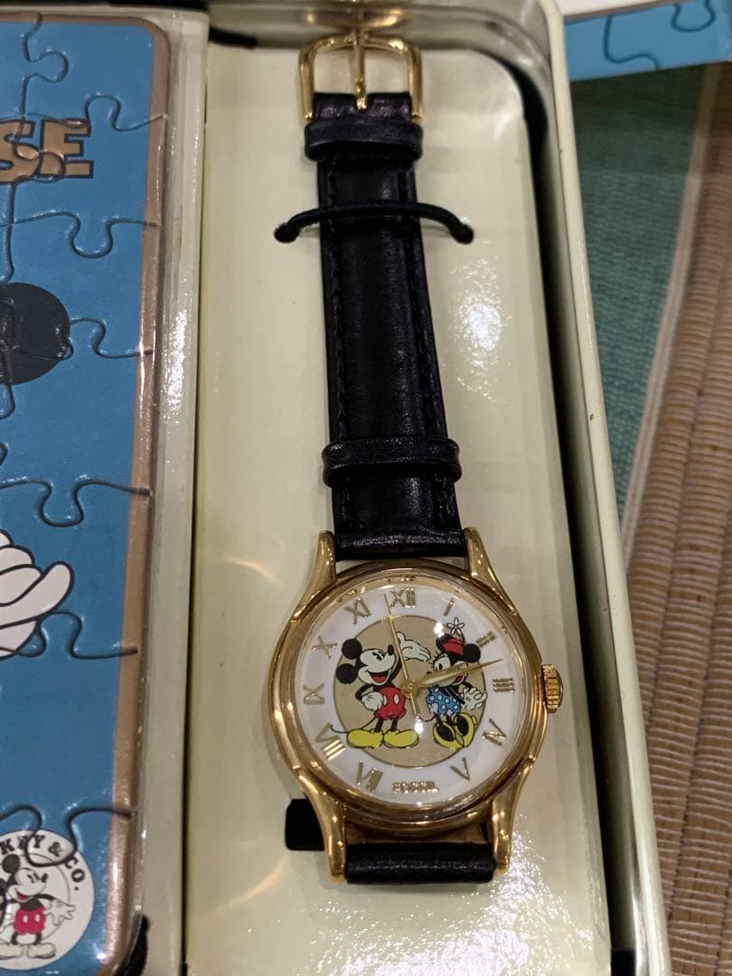 [新品] 限定品　Disney ミッキー&ミニーマウス　FOSSIL 腕時計
