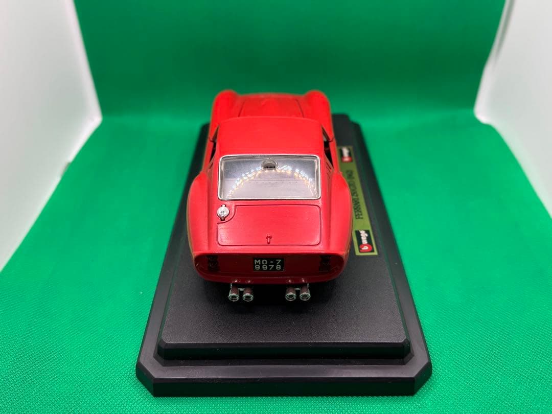 Ferrari 250 GTO 赤 ミニカー 1/18