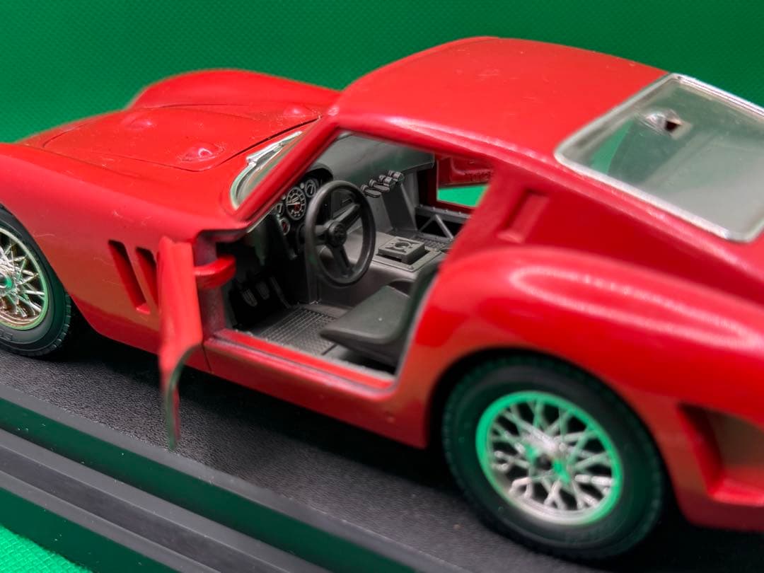 Ferrari 250 GTO 赤 ミニカー 1/18