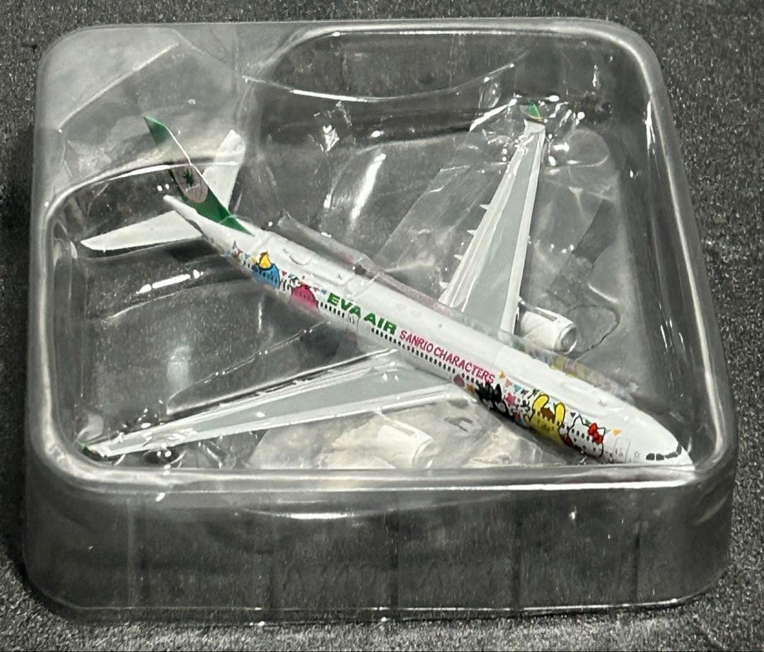 EVA AIR エバー航空 A330-300 ハローキティサンリオ