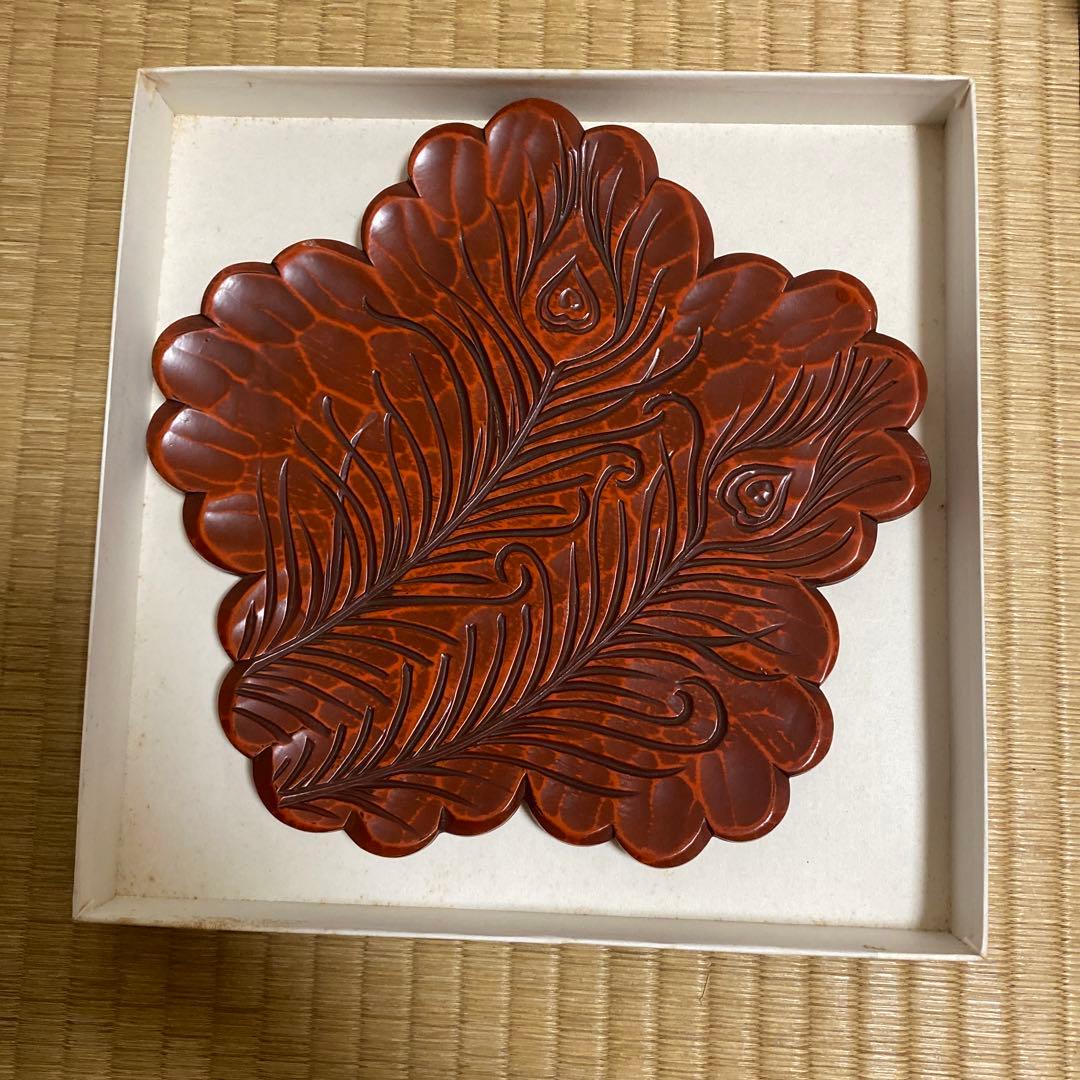 鎌倉彫 村主匡左作(花・孔雀羽)